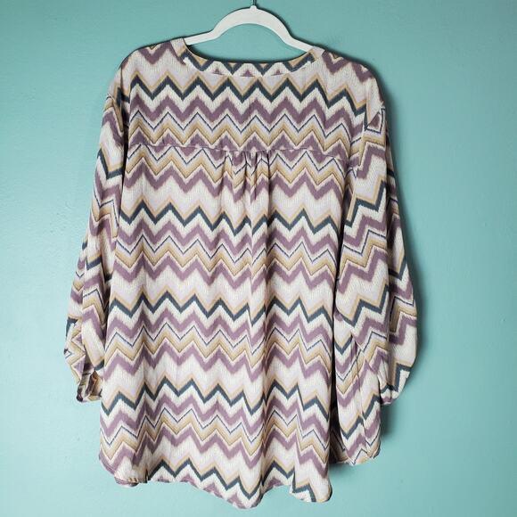Maurices Womens Atwood Chevron 3/4 sleeve Popover V-Neck Blouse Top Size 3X - Picture 2 of 7